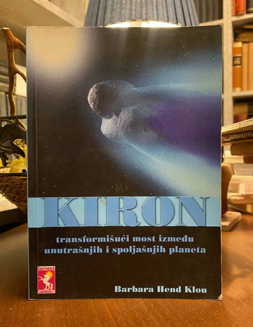Kiron: transformišući most između unutrašnjih i spoljašnjih planeta - Barbara Hend Klou