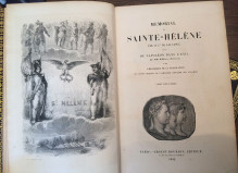 Mémorial de Sainte-Hélène; suivi de Napoléon dans l&#039;Exil, par MM.O&#039;Méara et Antomarchi, et de l&#039;Histoire de la Translation des restes mortels de l&#039;Empereur Napoléon... vol. I-II (1842)