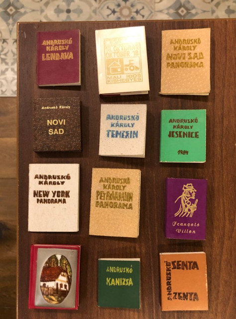 Andrusko Karoly : 12 minijaturnih knjiga, linorezi (sa potpisom autora) + knjiga "Minijaturna knjiga"
